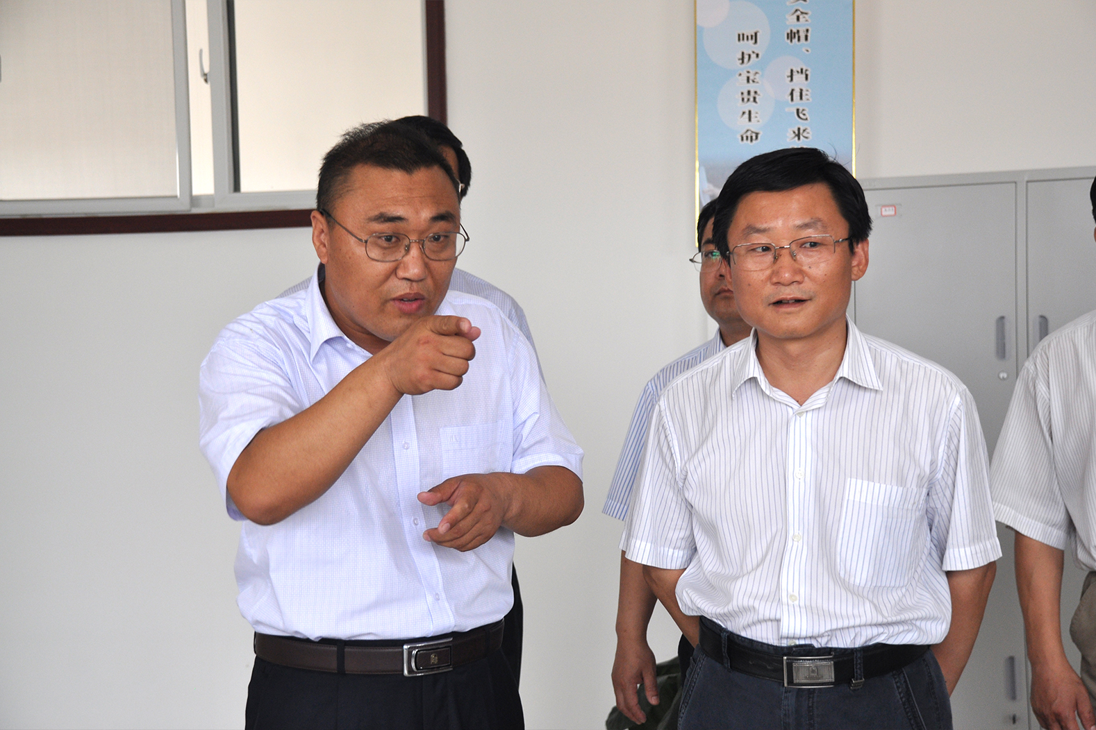 5、原廣饒縣委書記現(xiàn)東營市政法委書記田和友到公司視察指導.jpg